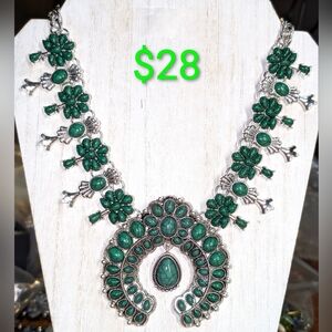 Elegant Green SOUTHWEST Squash Blossom Necklace